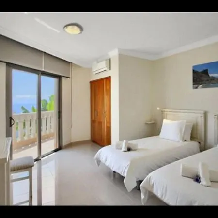 Villa Happy Holidays Pool Private 1 * Puerto de Santiago (Tenerife)